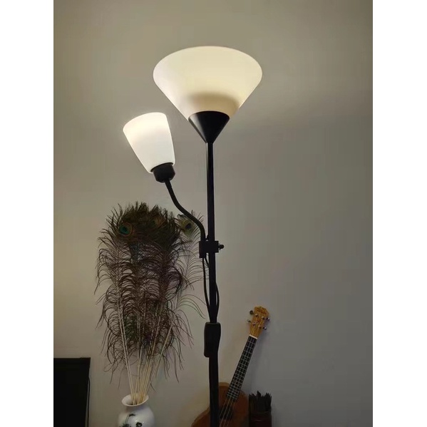 Đèn cây đứng trang trí 2 nhánh kèm 2 bóng led