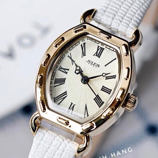 Đồng hồ nữ,viền mạ vàng,dây da bền đẹp, chịu nước cực sang trọng lên tay đẳng cấp