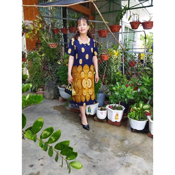Đầm lụa mát mẻ, sang trọng
