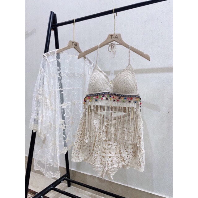 Set biển mới - set 3 món - bra tua rua dài + quần xẻ vạt sexy + choàng ren hoa nhỏ ( có tách rời )