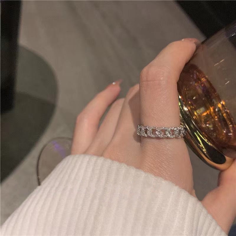 Nhẫn đeo ngón tay đính đá zircon thiết kế thời trang