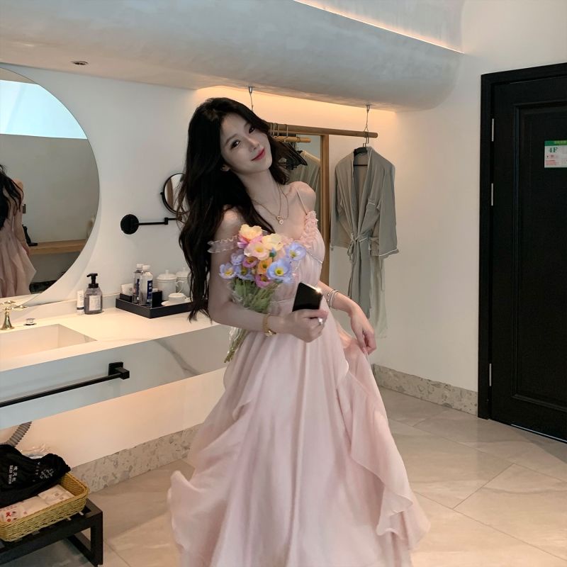 Váy 2 dây dài màu hồng mỏng manh nhẹ nhàng thời trang mùa hè cho nữ