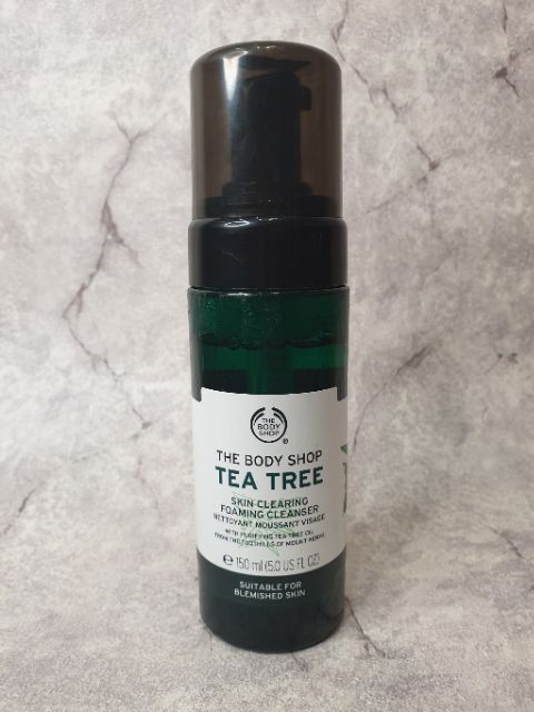 SỮA RỬA MẶT TẠO BỌT TEA TREE SKIN CLEARING FOAMING CLEANSER - THE BODY SHOP xuất xứ Anh.