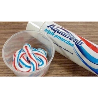 KEM ĐÁNH RĂNG AQUAFRESH NHẬT BẢN