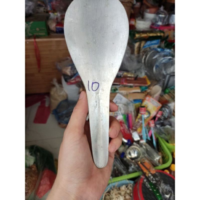 Vá nhôm để múc đậu hũ