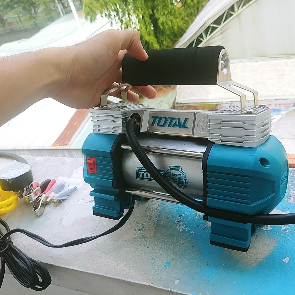 Máy bơm lốp bơm hơi 12V Total TTAC2506T có đồng hồ - dụng cụ sửa chữa mô tô xe hơi xe máy ô tô