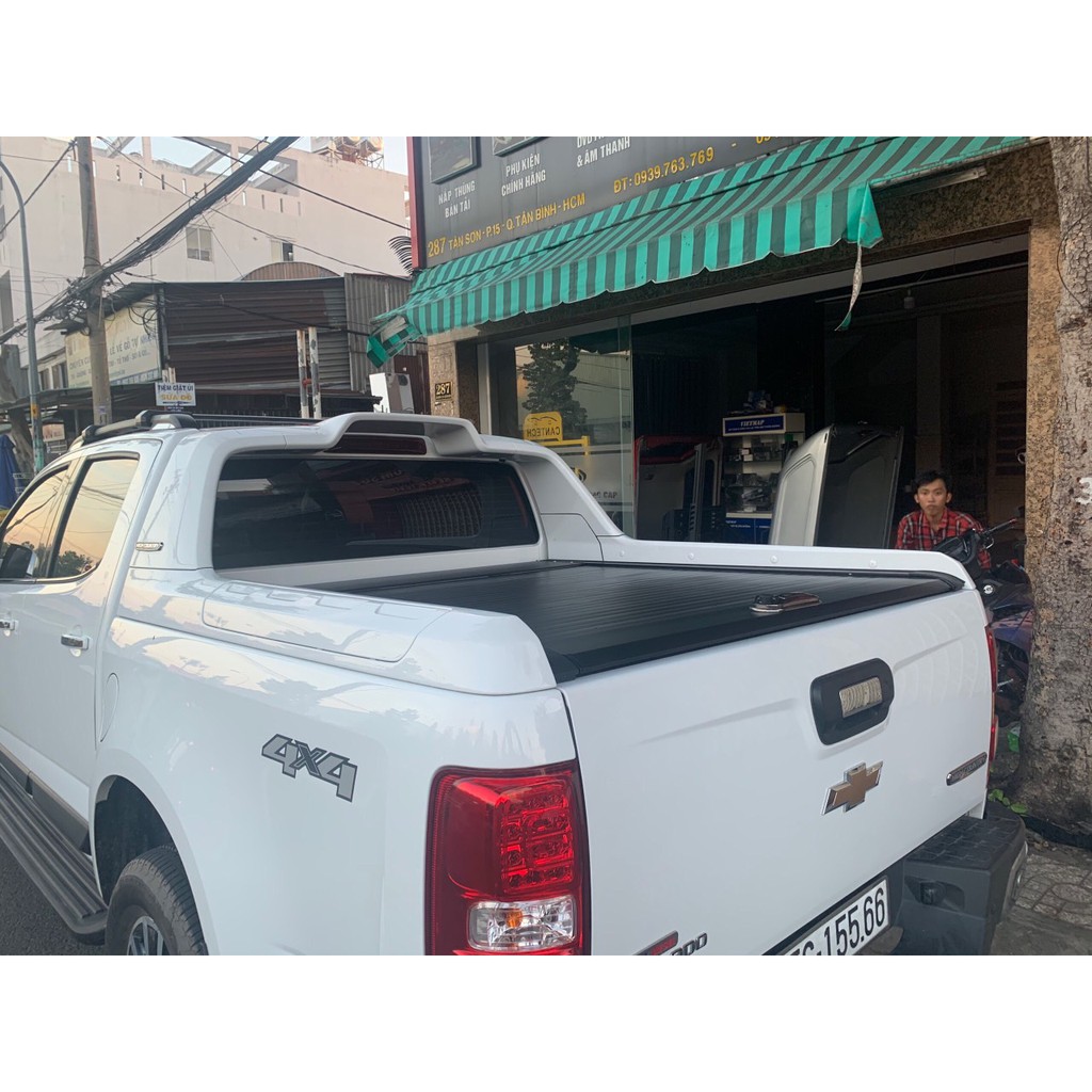 Nắp thùng cuộn  xe bán tải Colorado bản Highcountry