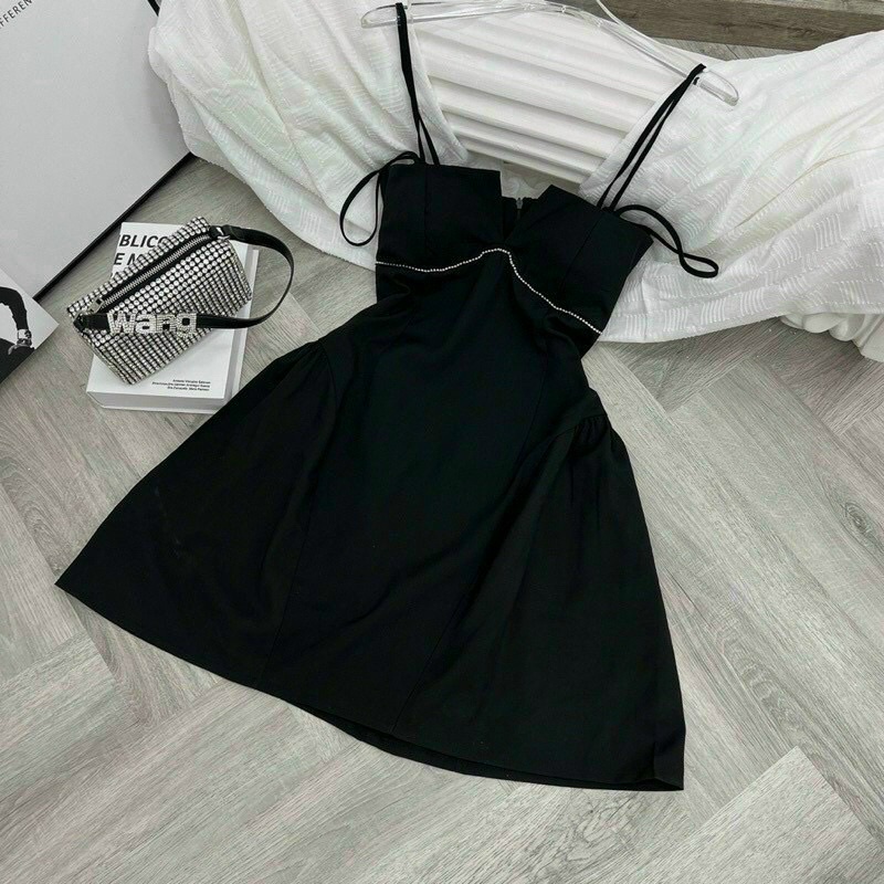 Đầm umi 2 dây xoè nhẹ đính kim sa sang trọng