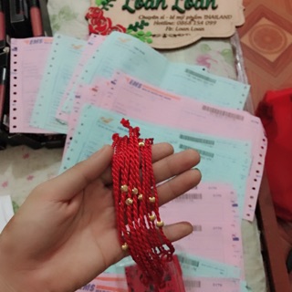 Sợi chỉ đỏ bi vàng