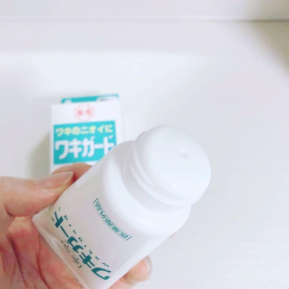 Lăn khử mùi hôi nách Kobayashi Nhật Bản - Gel khử mùi hôi nách kobayashi