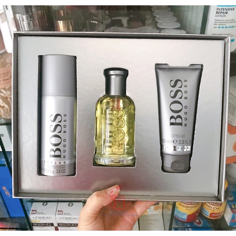 Set nước hoa nam Hugo Boss gồm( nước hoa EDT 100ml + xịt khử mùi 150ml + sữa tắm 100ml)