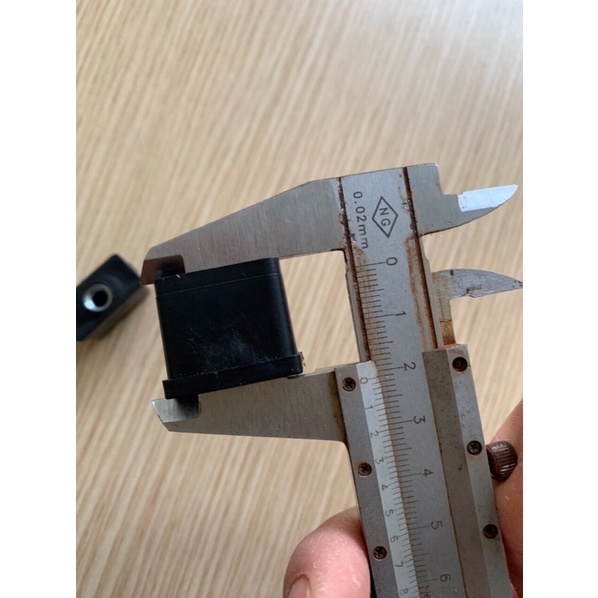 Nút chân 13x26 êcu 6