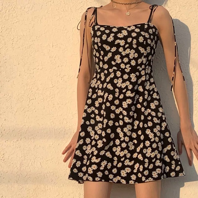 Đầm hoa cúc của Seri trong Hạ cánh nơi anh