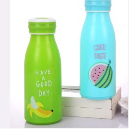 Bình nước hoa quả dâu chuối dưa hấu lê BN18 300ML thuỷ tinh bọc nhựa 2 lớp có quai xách