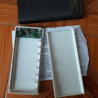 Box sạc dự phòng lắp 8 cell pin