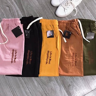 Quần Jogger đũi thêu cá tính