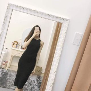 Đầm midi body F21 ba lỗ