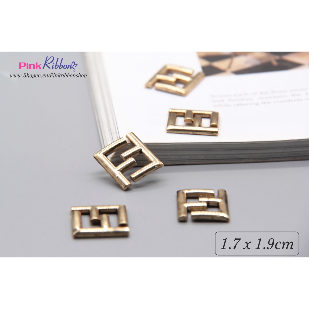 Charm chữ F biểu tượng F€NDⅠ