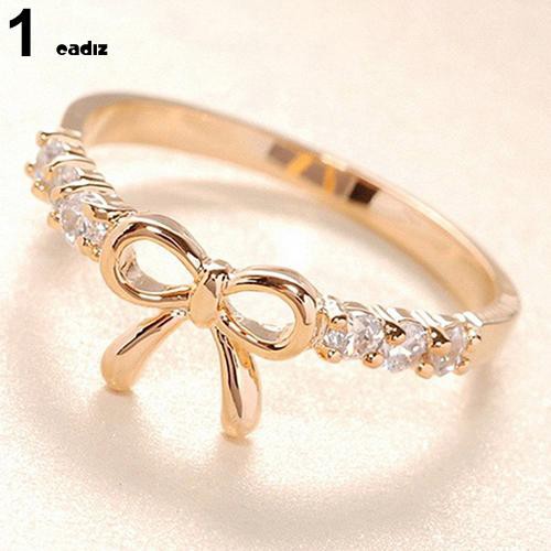 Nhẫn cô dâu hình nơ đính đá đơn giản