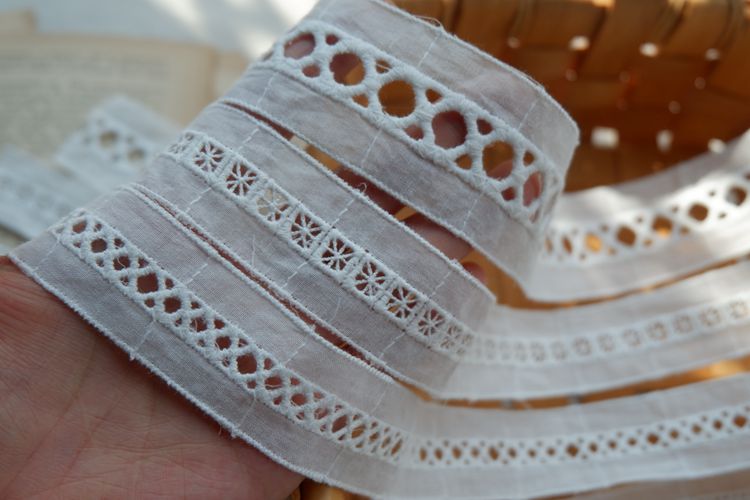 Dây ren cotton 2-4cm phối họa tiết thêu xinh xắn