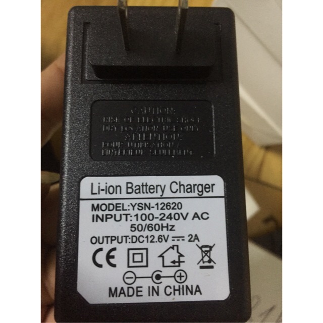 Sạc adapter 12,6v -2A