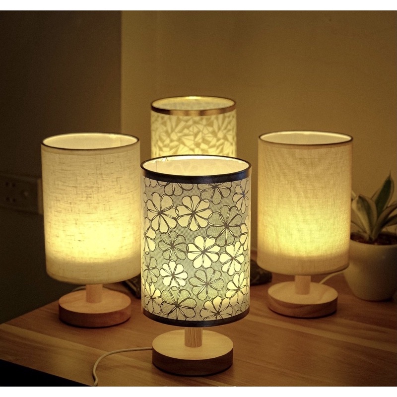 Đèn ngủ để bàn đế gỗ