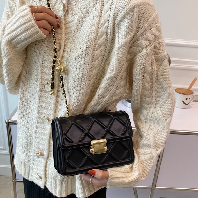 Faya - Túi xách đeo chéo da dập 3D dây châu thời trang T1033