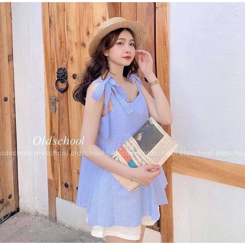 Set Hai Dây Kẻ Xốp Buộc Nơ Kèm Quần Short Trắng Nữ BOSS