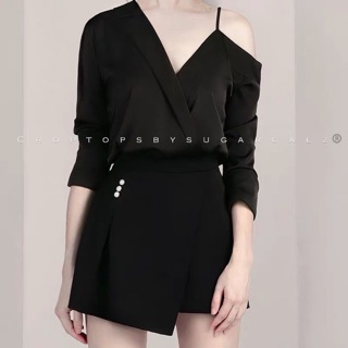 Set có tách rời áo croptop lụa lệch trễ vai sơ mi kèm chân váy ngắn - by SGGz
