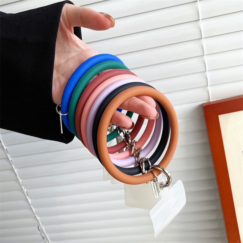 Dây Đeo Điện Thoại Bằng Silicon Kèm Móc Khóa Tiện Dụng