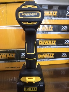 Khoan Dewalt DCD709 không than