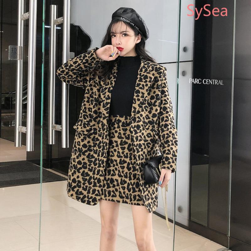 Set áo khoác len phối chân váy nhỏ gọn họa tiết da báo phong cách mùa đông cá tính cho nữ