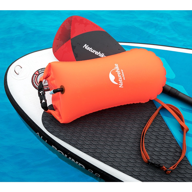 Phao bơi Naturehike 28 lít kết hợp túi khô chống thấm NH17S001G rộng rãi với các khoang chứa khí riêng an toàn khi bơi