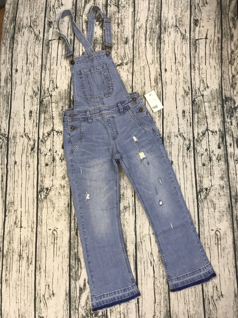 Quần yếm jean ống vẩy tua nhẹ - form quần ôm nhỏ gọn