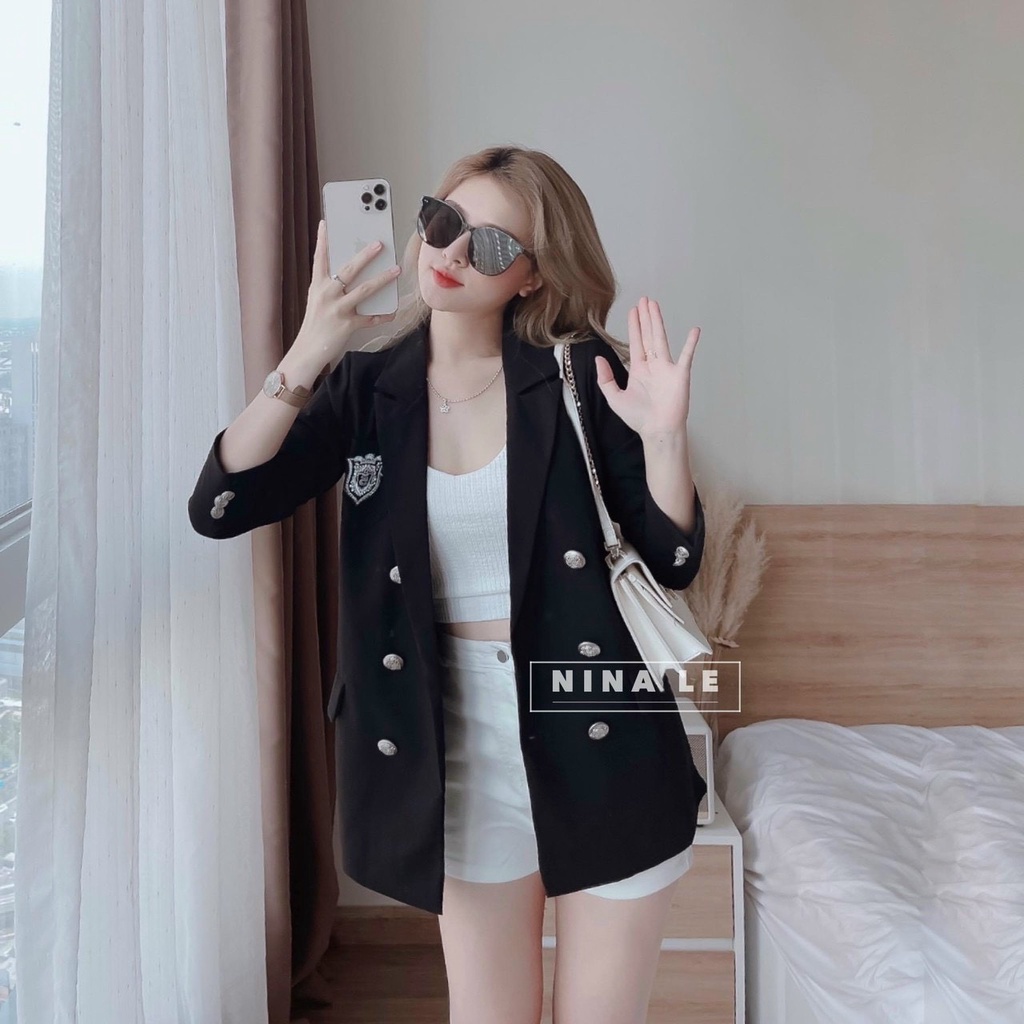 SÉT VÉT 3 MÓN ÁO KHOÁC TAY DÀI ĐÍNH NÚT, PHỐI NÚT 2 BÊN IN LOGO + ÁO LÓT BORIP KÈM QUẦN ĐÙI CHẤT LIỆU TUYẾT MƯA XỊN SÒ