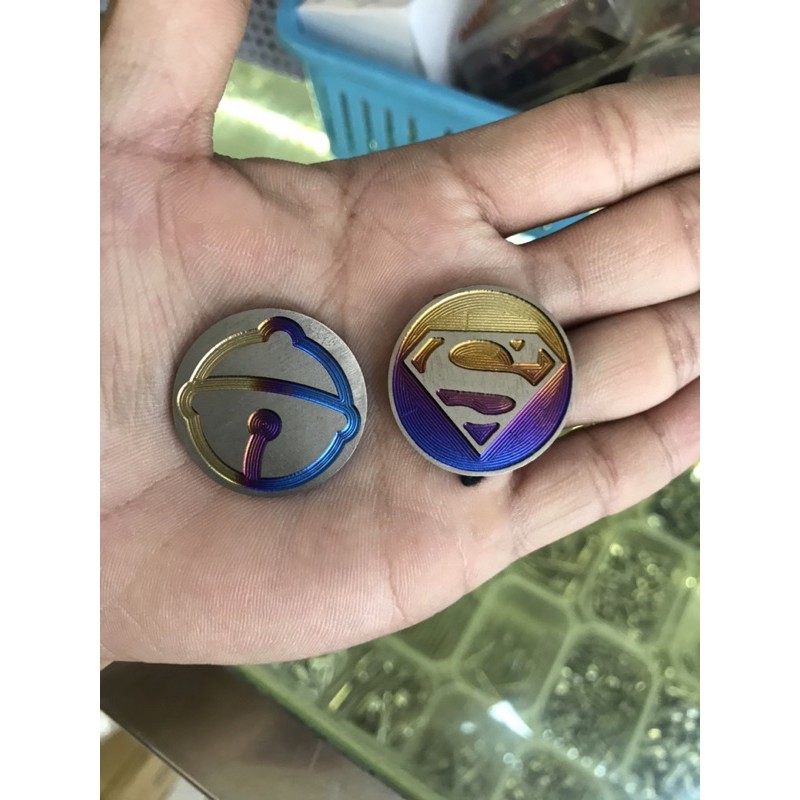 Tem logo titan trang trí xe