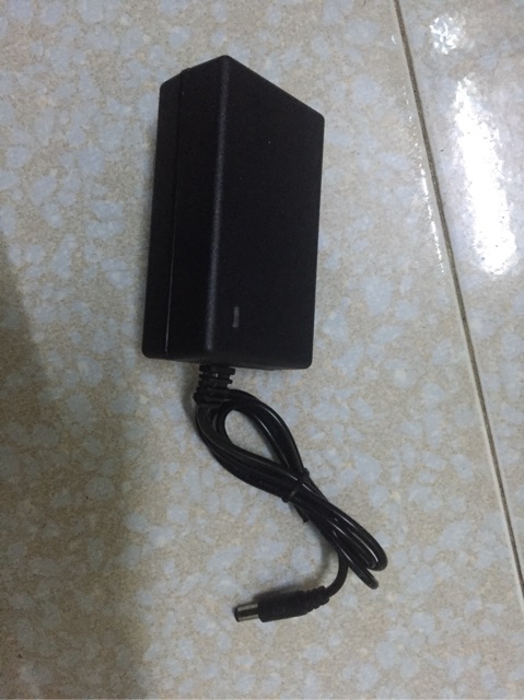 Sạc adapter 12,6v -2A