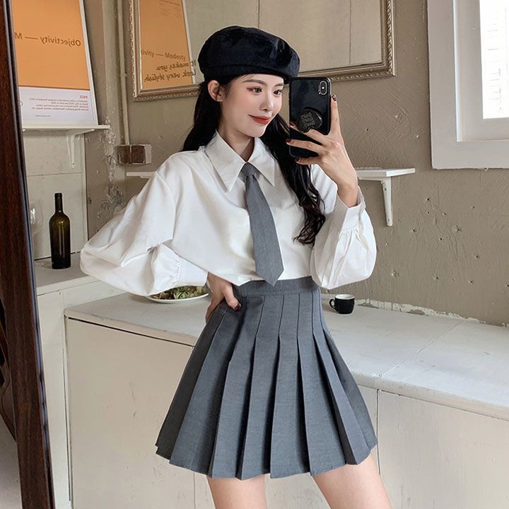 Three-piece suit / single Spring and Autumn vintage chic knitted vest sweater female designer shirt high waist pleated skirt