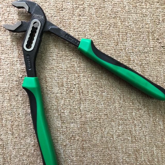 Kìm mỏ quạ TOPTUL DDBA2210