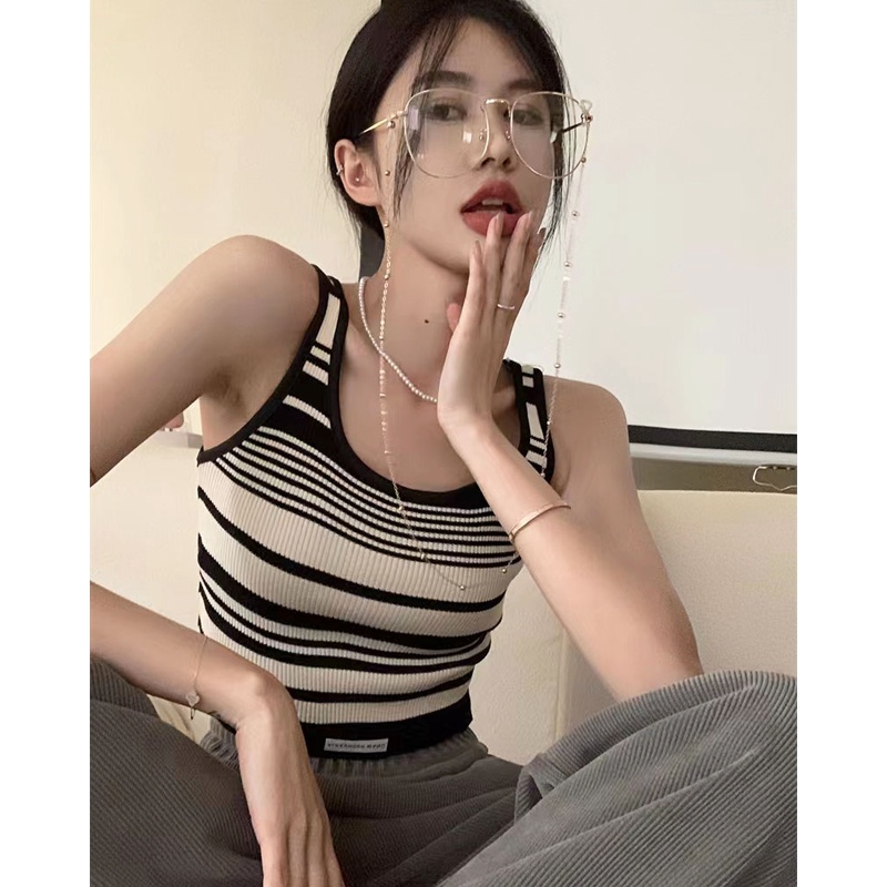 QKOOLE  Áo Croptop Hai Dây Họa Tiết Kẻ Sọc Phong Cách Hàn Quốc Quyến Rũ Cho Nữ