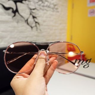 Kính v cut thời trang