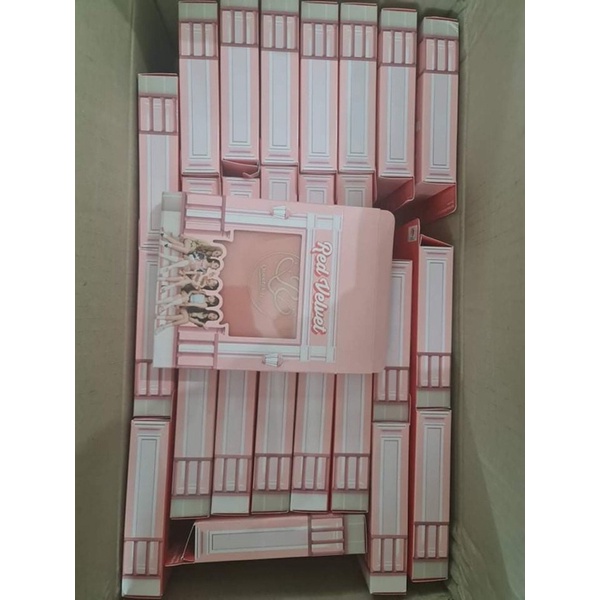 𝗥𝗘𝗗 𝗩𝗘𝗟𝗩𝗘𝗧 𝗔𝗟𝗕𝗨𝗠 - "𝗤𝗨𝗘𝗘𝗡𝗗𝗢𝗠"