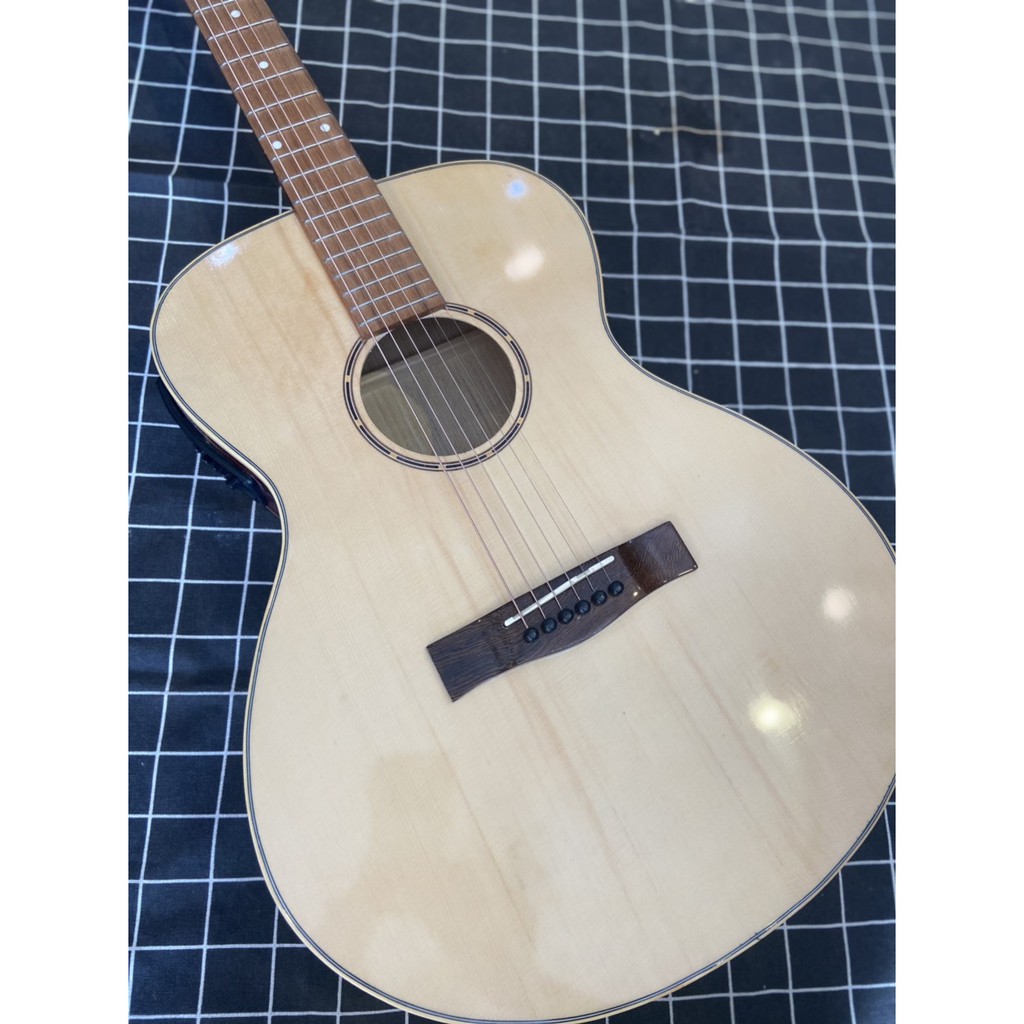 Đàn Guitar Acoustic Có kèm EQ top Solid Sản Xuất tại Việt Nam