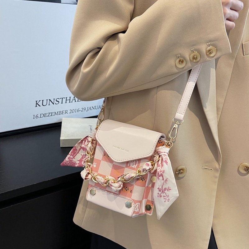 Túi đeo vai mini IELGY phối dây xích đựng điện thoại thời trang cho nữ