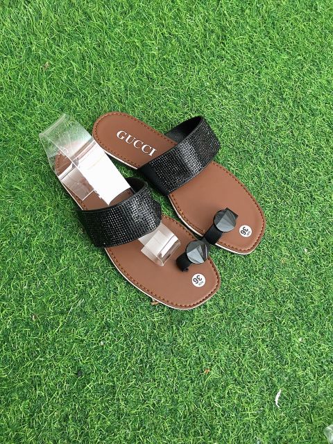 (Mẫu hót.ảnh thât) Giày dép xỏ ngón khuy đá sang chảnh