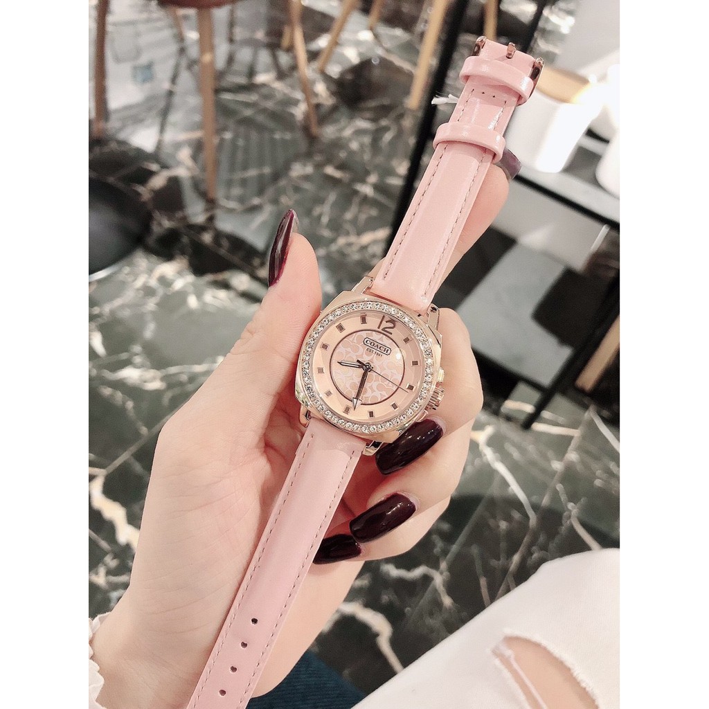 Đồng Hồ Nữ Coach Boyfriend Dây Da Màu Hồng , Size 34mm , Viền Hạt ( 💗𝐐𝐮̀𝐚 𝐭𝐚̣̆𝐧𝐠 𝟏𝟒/𝟐 𝐬𝐢𝐞̂𝐮 𝐬𝐚𝐧𝐠💗)