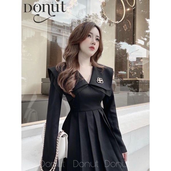 [Mã FAMARAL1 giảm 10K đơn 50K] Váy đen cổ V vạt phối lưới | BigBuy360 - bigbuy360.vn