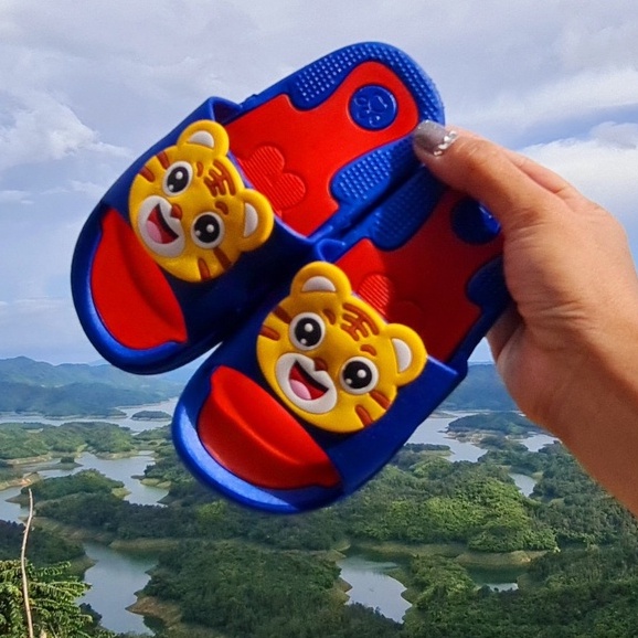 Dép bánh mì mèo vàng cho bé trai và bé gái chất cao su siêu mềm