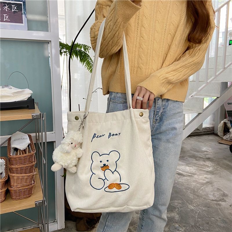 Túi tote vải nhung tăm họa tiết thêu gấu bánh cookies màu sắc cực trend TP4 | tiemtuitotebypat