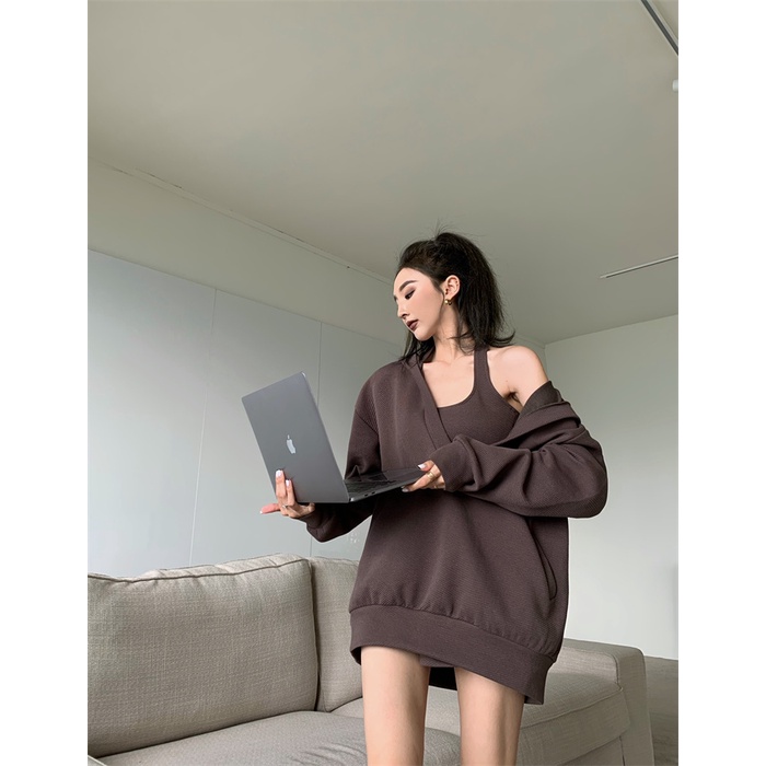 Áo hoodie cổ chữ V dáng rộng/ Áo hai dây/ Quần đùi lưng cao phong cách retro